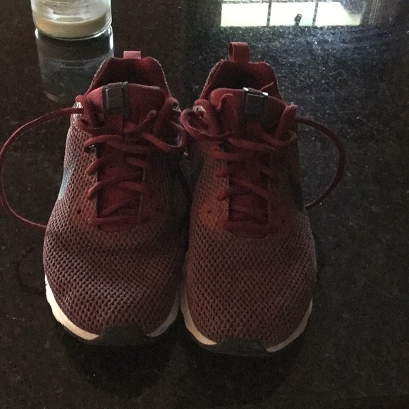 Nike shoes - Picture 1 of 1